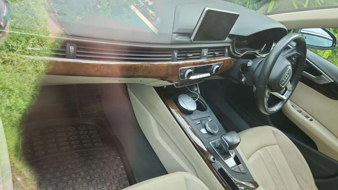 Audi A4 30 TFSI Premium Plus thumbnail 8
