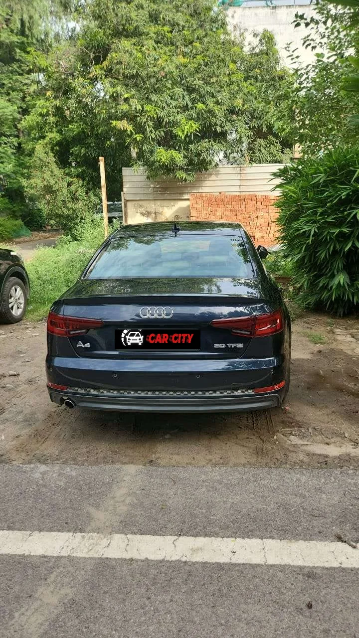 Audi A4 30 TFSI Premium Plus thumbnail 2