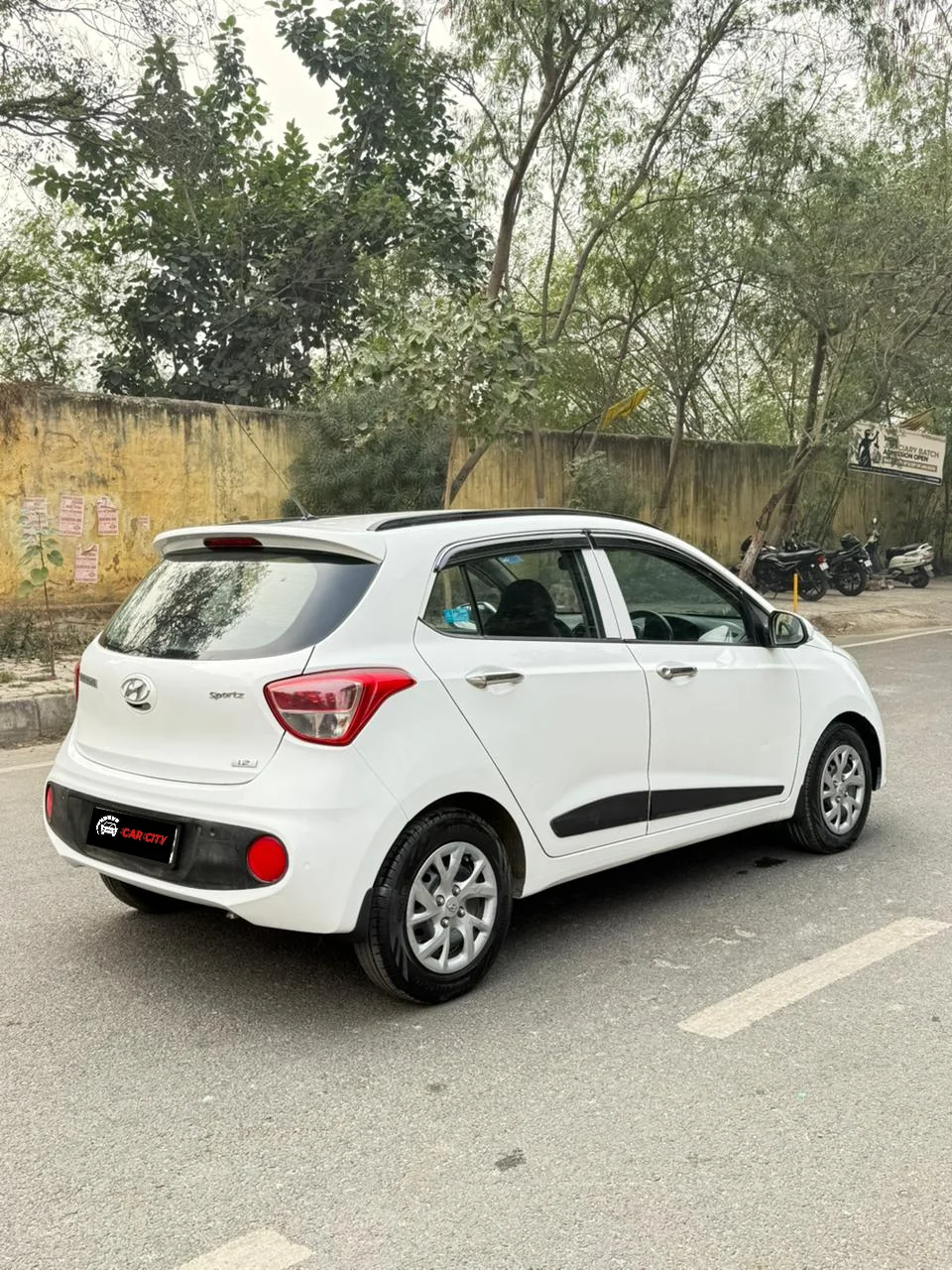 Hyundai 10 Grand Sportz thumbnail 8
