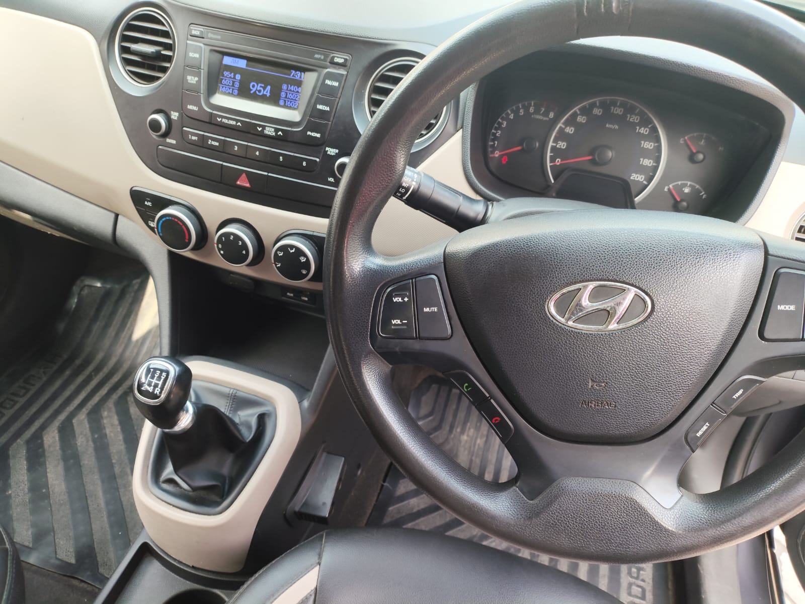 Hyundai i10 Grand thumbnail 5