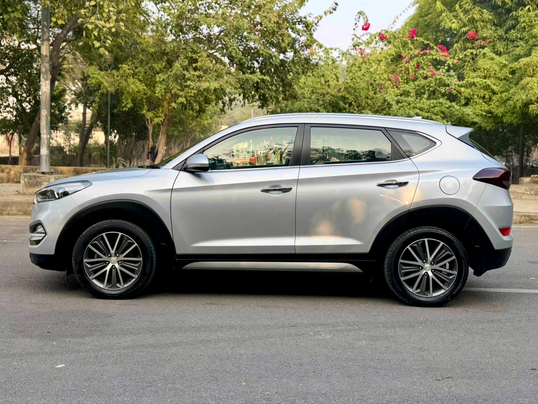 Hyundai Tucson Gl thumbnail 3