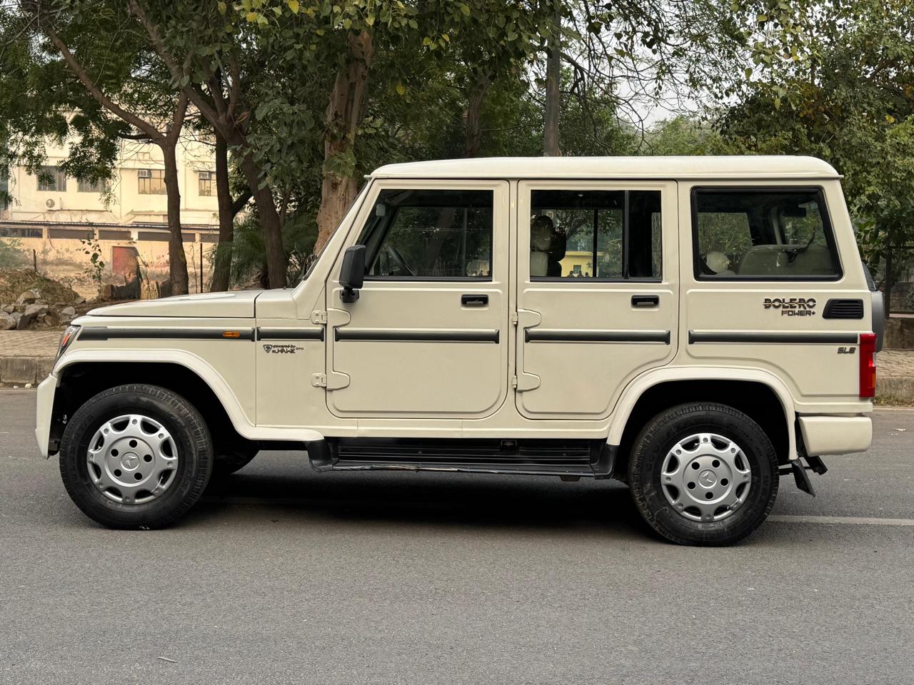 Mahindra Bolero Sle thumbnail 7