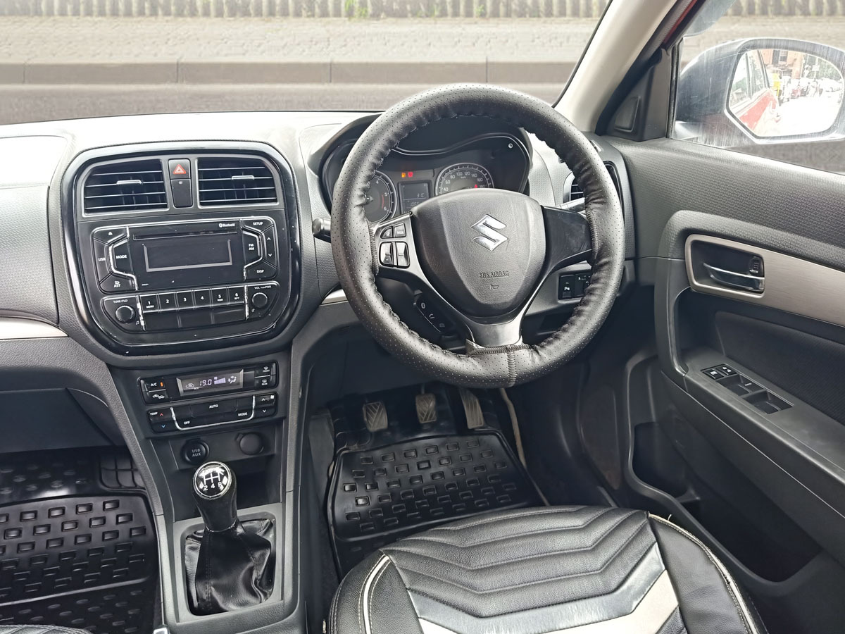 Maruti Brezza Zxi thumbnail 4
