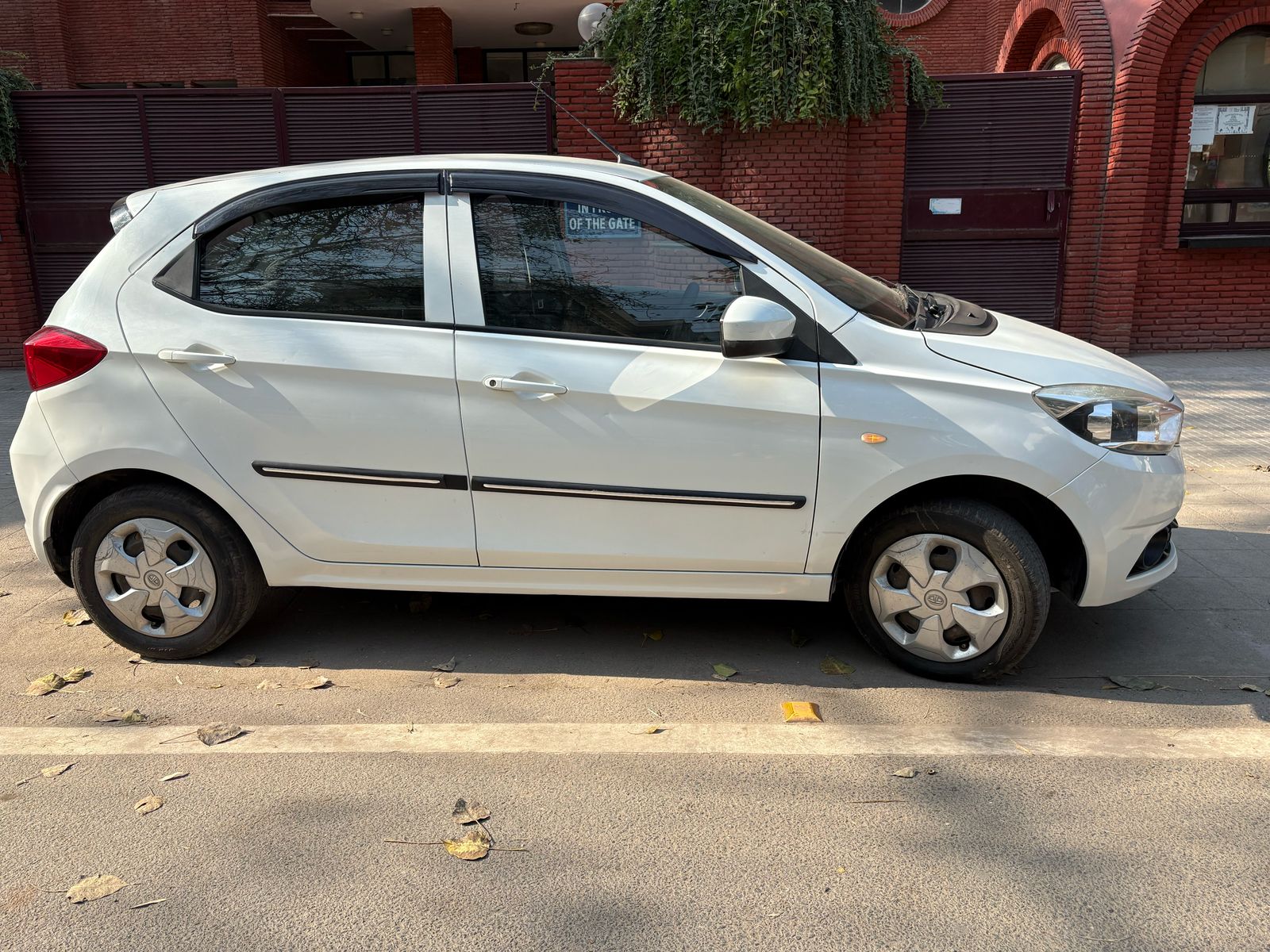 Tata Tiago XT thumbnail 2