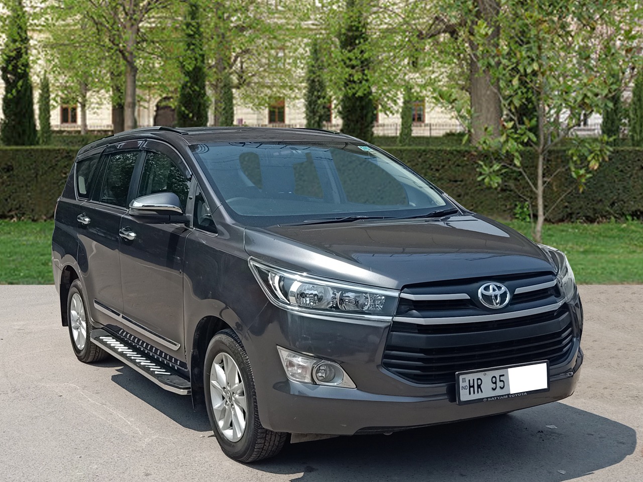 Toyota Innova Crysta Gx thumbnail 3