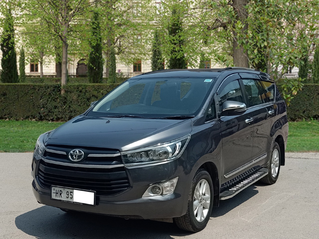 Toyota Innova Crysta Gx thumbnail 8