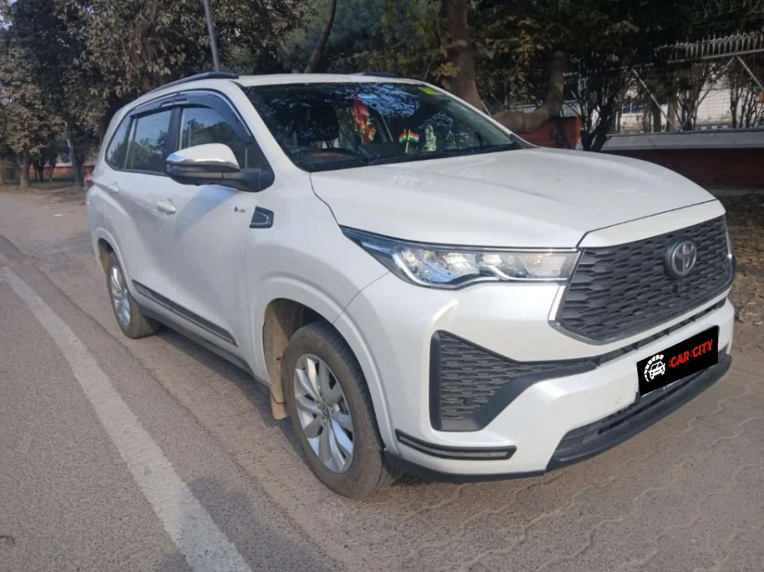 Toyota Innova Hycross VX Hybrid thumbnail 2