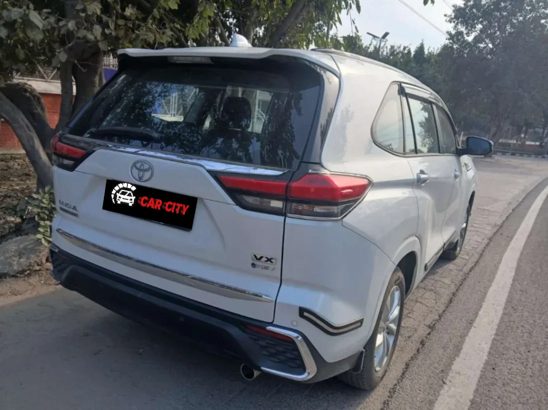 Toyota Innova Hycross VX Hybrid thumbnail 4
